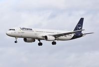 D-AIDM @ ESSA - RWY 26 - by wijken