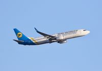 UR-PSX @ ESSA - RWY 19R - by wijken