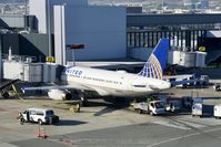 N845UA @ KSFO - Sky Terrace SFO 2020.