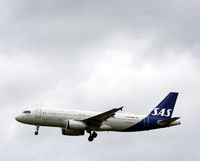 OY-KAM @ EKCH - Landing rw 22L