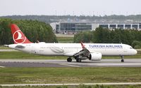 TC-LSE @ ESSA - RWY 19R - by wijken
