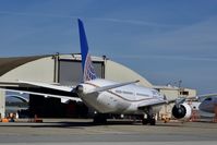 N12004 @ KSFO - SFO 2020.