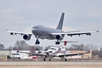 15005 @ KBOI - Landing 10R. The Pilatus is on 10L. - by Gerald Howard