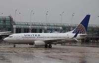 N13716 @ KORD - Boeing 737-724