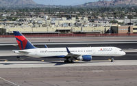 N672DL @ KPHX - Phoenix 2015 - by olivier Cortot