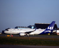 SE-ROX @ CPH - SE-ROX landed rw 22L