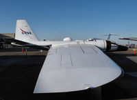 N927NA @ EFD - the giant wing of a WB-57