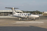 N121LH @ SEGU - Seen in Guayaquil in 2009.  It still wears these colors today.  Operated by a bank in Ecuador. - by Sandro Rota - Ecuador Aviation Photography