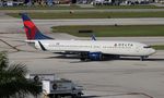 N3747D @ KFLL - Delta 737-832