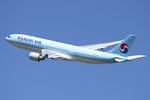 HL8211 @ LOWW - Korean Air Airbus A330-200 - by Thomas Ramgraber