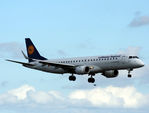 D-AECA @ EKCH - D-AECA landing rw 22R