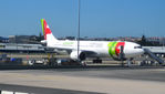 CS-TUA @ LPPT - Taxi to gate Lisboa