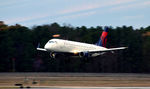 N218JQ @ KRIC - Short final RIC