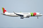 CS-TJL @ LOWW - On short finals - by Robert Kearney