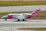 OE-FSP @ LOWW - Taxiing out for departure - by Robert Kearney