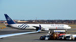 N844MH @ KJFK - Taxi JFK - by Ronald Barker