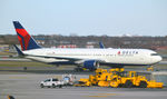 N1604R @ KJFK - Taxi JFK - by Ronald Barker