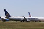 N33292 @ KRFD - Boeing 737-824 - by Mark Pasqualino
