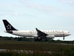 B-6093 @ EKCH - B-6093 landing rw 22R