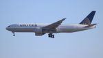 N211UA @ KLAX - LAX 2016 - by Florida Metal
