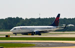 N389DA @ KATL - Taxi Atlanta - by Ronald Barker