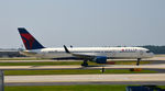 N687DL @ KATL - Taxi Atlanta - by Ronald Barker