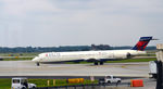 N906DA @ KATL - Taxi Atlanta - by Ronald Barker