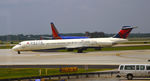N910DE @ KATL - Taxi Atlanta