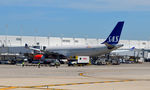 LN-RKN @ KORD - At the gate O'Hare    Erik Viking - by Ronald Barker