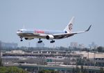 N316LA @ KMIA - MIA 2013 - by Florida Metal