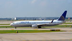 N72405 @ KORD - Taxi O'Hare - by Ronald Barker