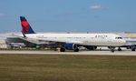 N325DN @ KFLL - FLL 2019