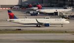 N325DN @ KMIA - MIA 2018 - by Florida Metal