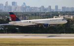 N325US @ KFLL - FLL 2019 - by Florida Metal