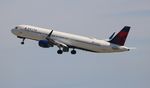 N328DN @ KTPA - TPA 2018 - by Florida Metal