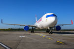 OE-LAW @ VIE - Austrian Airlines - by Chris Jilli