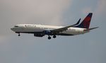 N395DN @ KLAX - LAX 2018 - by Florida Metal