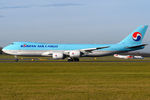 HL7624 @ VIE - Korean Air Cargo - by Chris Jilli