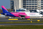 HA-LWK @ VIE - Wizzair - by Chris Jilli