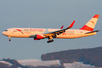 OE-LAY @ VIE - Austrian Airlines - by Chris Jilli