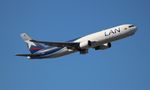 N418LA @ KMIA - MIA 2016 - by Florida Metal