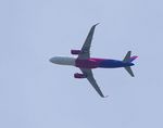 G-WUKD - Over Potters Bar, Herts on its way to land at Luton Airport - by Chris Holtby