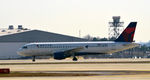 N333NW @ KATL - Taxi Atlanta - by Ronald Barker