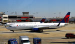 N828DN @ KATL - Taxi Atlanta - by Ronald Barker