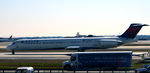 N901DE @ KATL - Taxi Atlanta