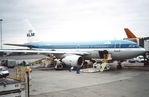 PH-AGB @ CPH - Copenhagen 6.8.1989 - by leo larsen