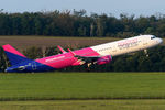 HA-LXP @ VIE - Wizzair - by Chris Jilli
