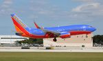 N7747C @ KFLL - SWA 737-700