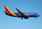 N7818L @ KLAX - WN 737-700 - by Florida Metal