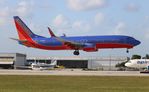 N8606C @ KFLL - SWA 737-800